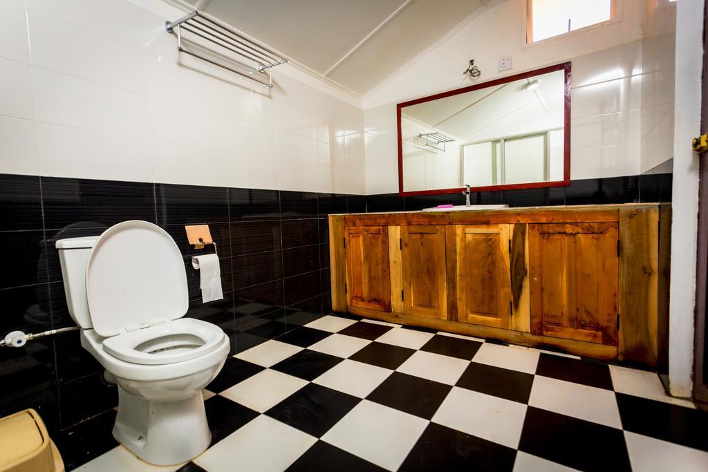 Dayanithi Guest House Jaffna Bagian luar foto