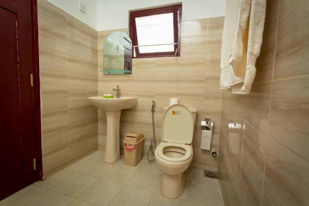 Dayanithi Guest House Jaffna Bagian luar foto
